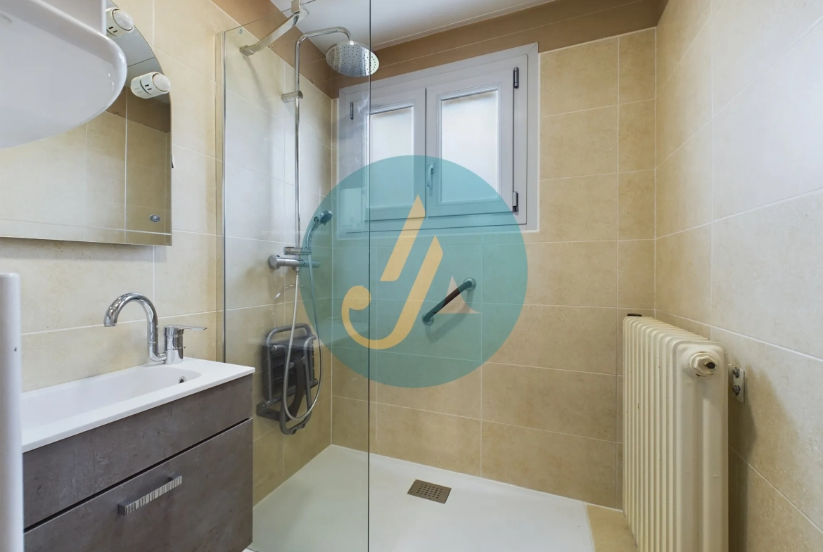 Appartement T4 lumineux à Nevers avec parking et balcon 