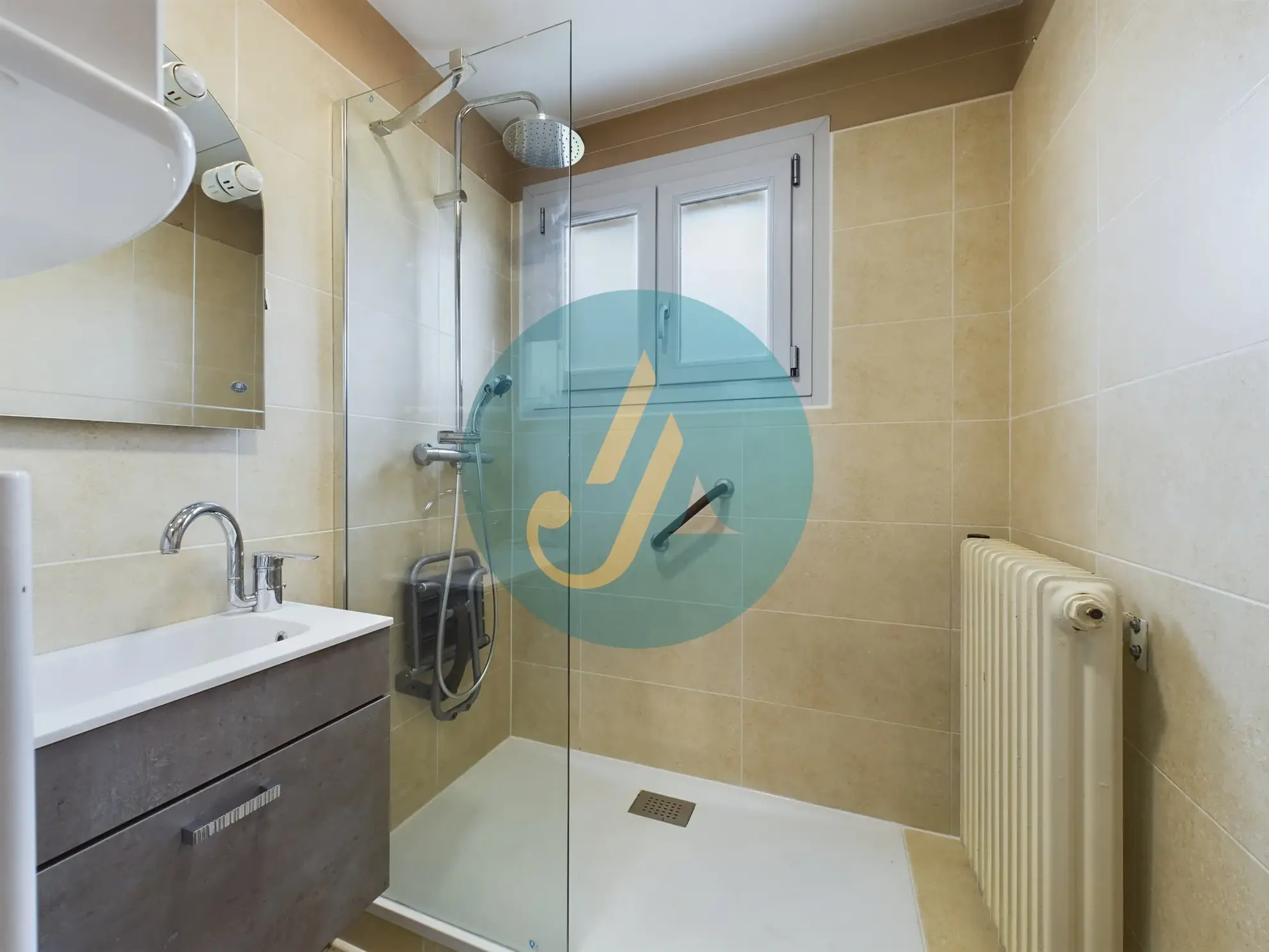 Appartement T4 lumineux à Nevers avec parking et balcon 