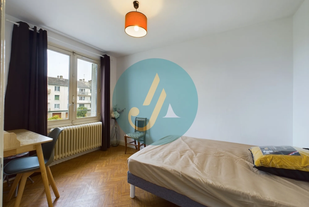 Appartement T4 lumineux à Nevers avec parking et balcon 