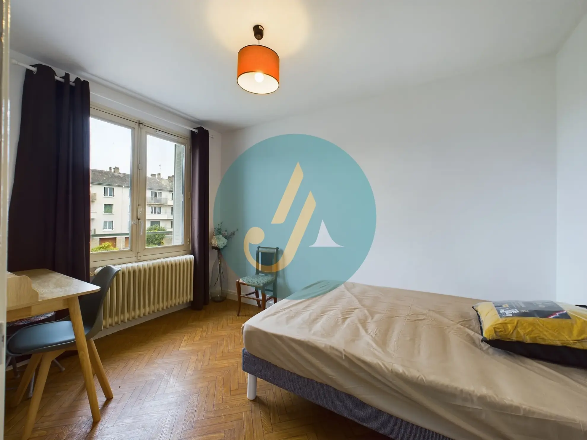 Appartement T4 lumineux à Nevers avec parking et balcon 