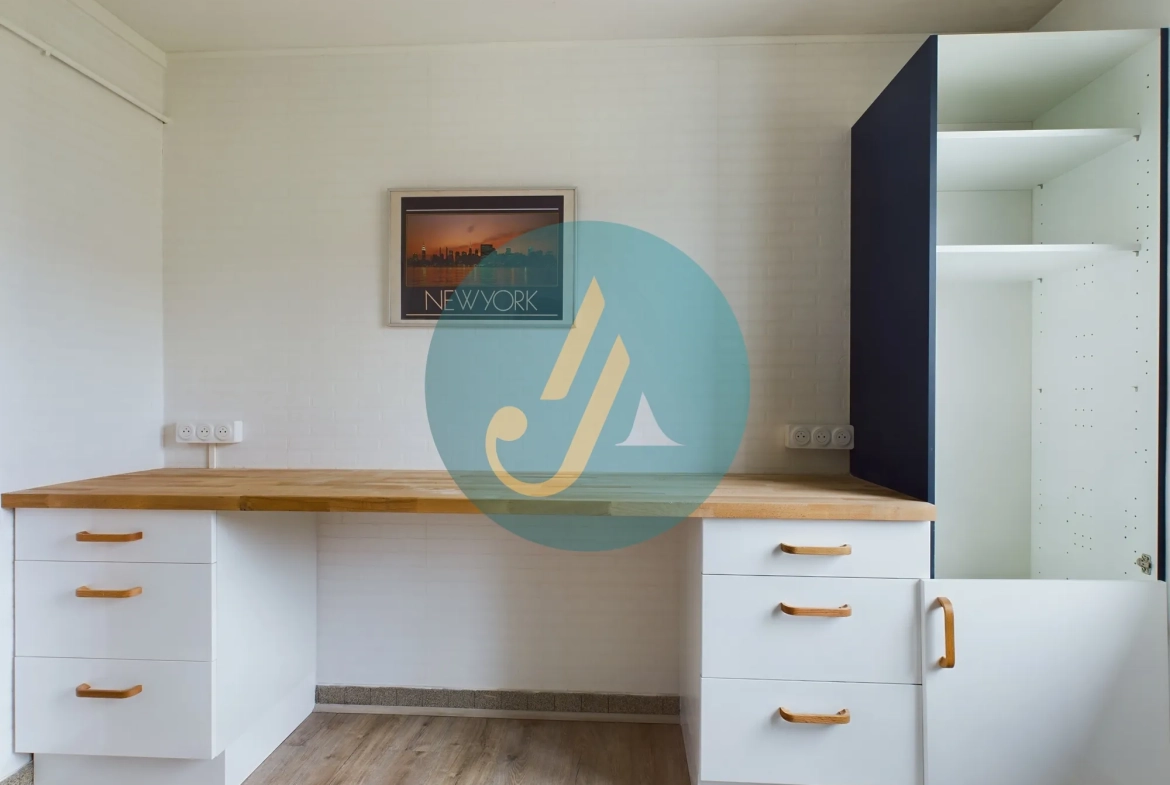 Appartement T4 lumineux à Nevers avec parking et balcon 