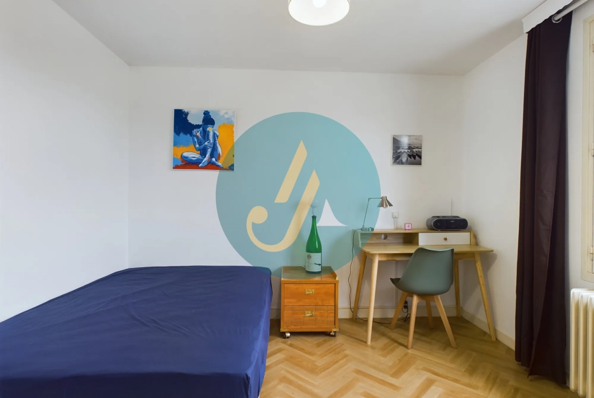 Appartement T4 lumineux à Nevers avec parking et balcon 