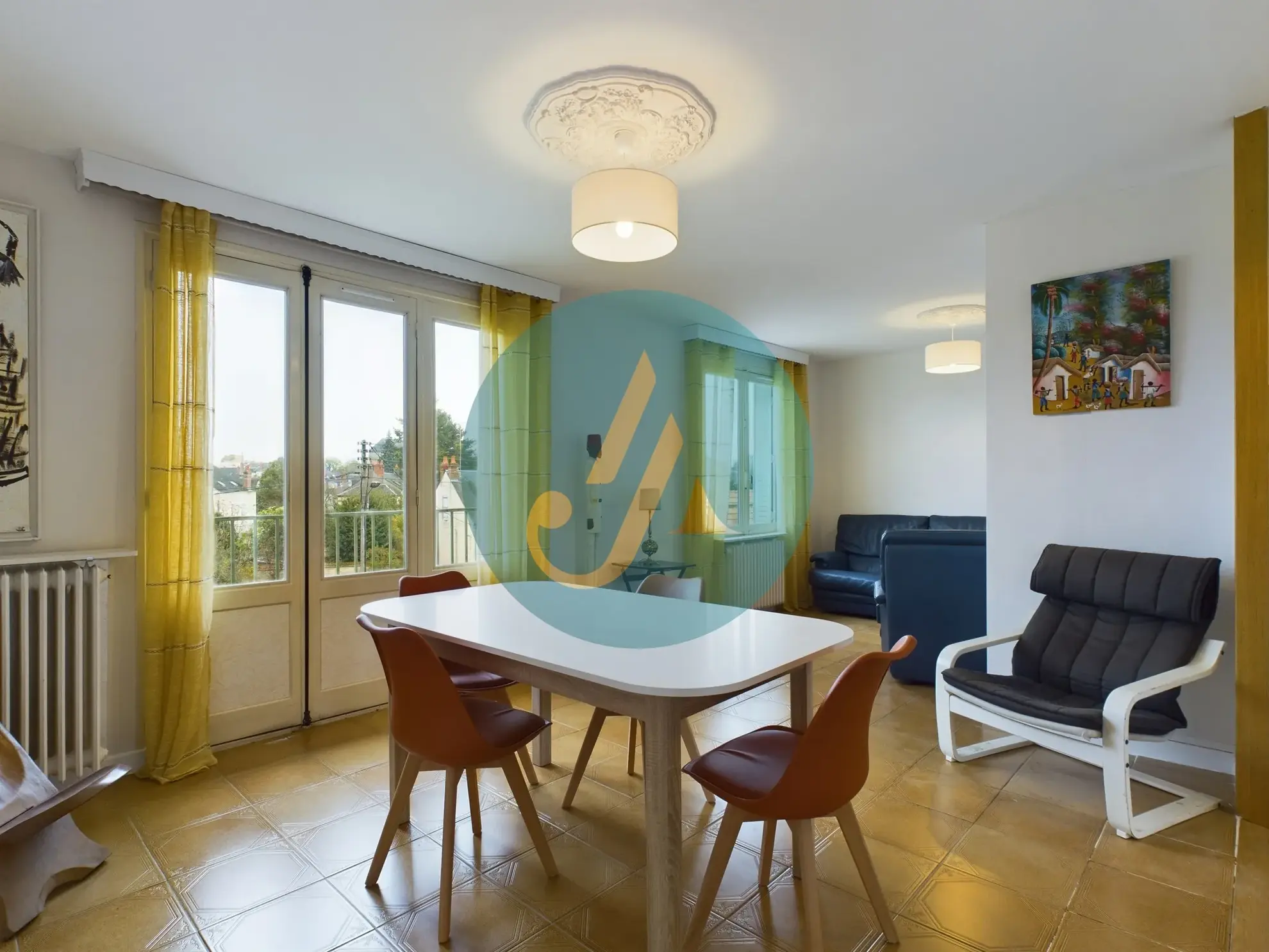 Appartement T4 lumineux à Nevers avec parking et balcon 