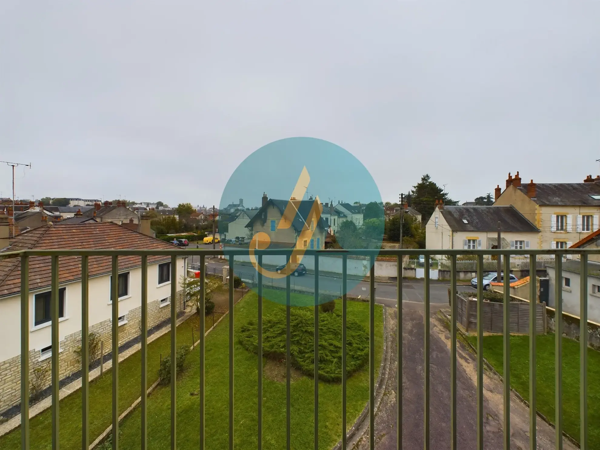 Appartement T4 lumineux à Nevers avec parking et balcon 