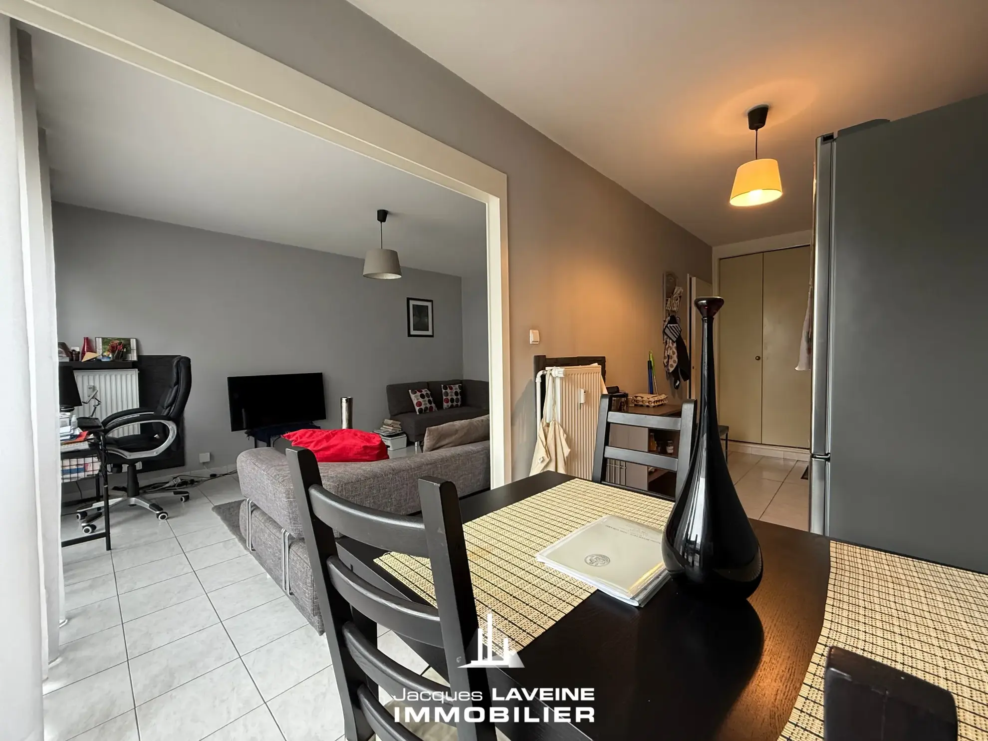 Appartement 2 pièces à Metz proche gare, dernier étage avec loggia – Idéal investissement ou résidence 