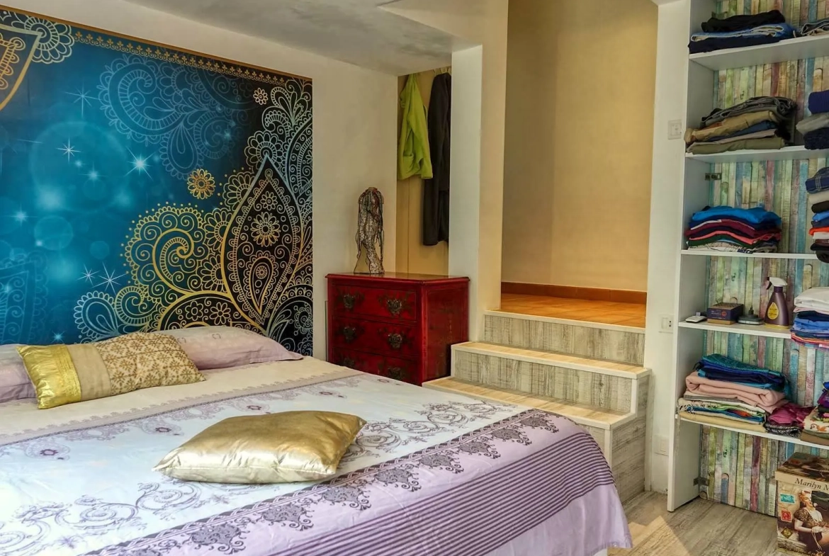 Maison contemporaine écologique avec vue sur la vallée du Lot, située dans un parc de 5000 m² à Castelfranc 