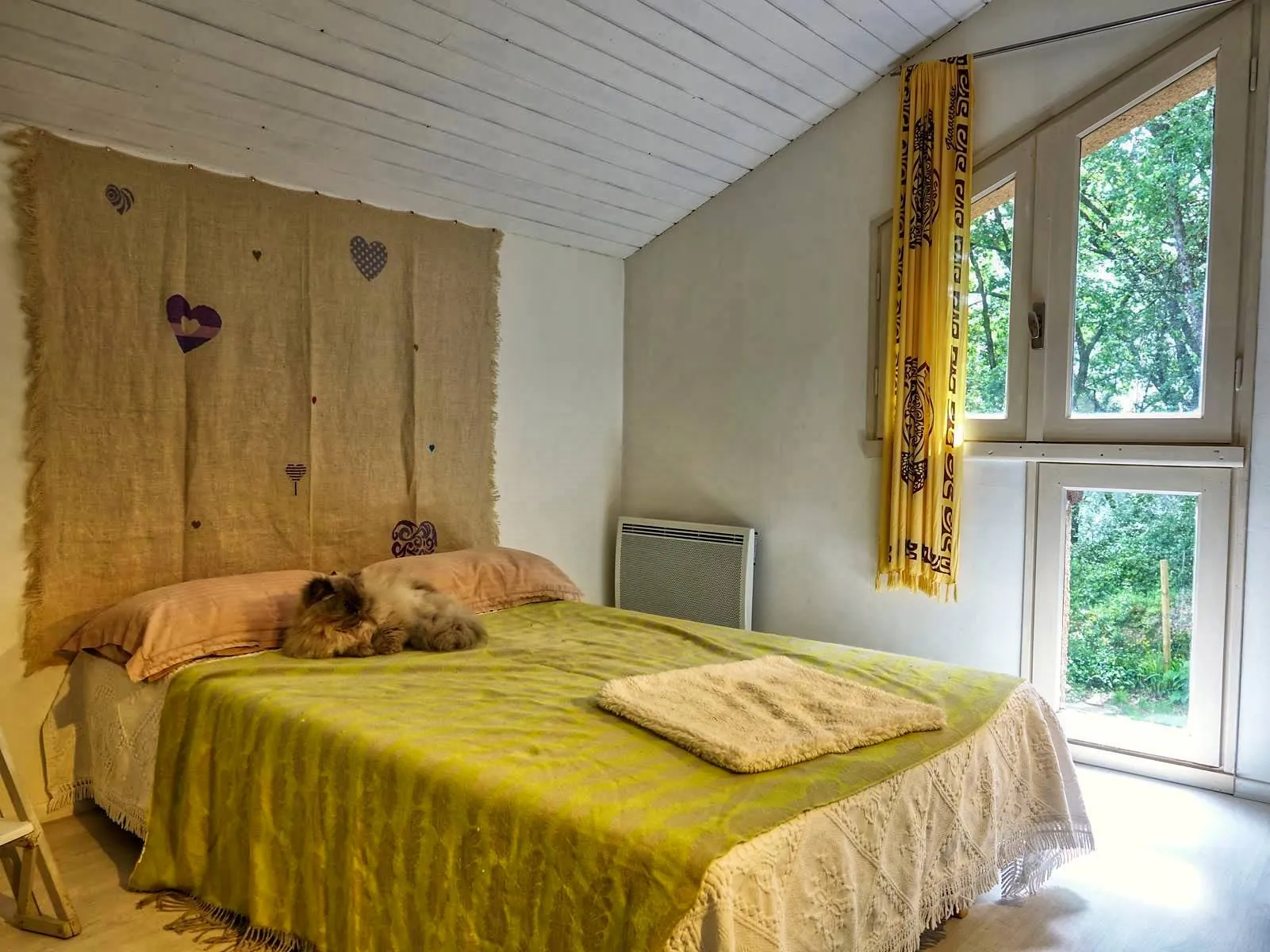 Maison contemporaine écologique avec vue sur la vallée du Lot, située dans un parc de 5000 m² à Castelfranc 