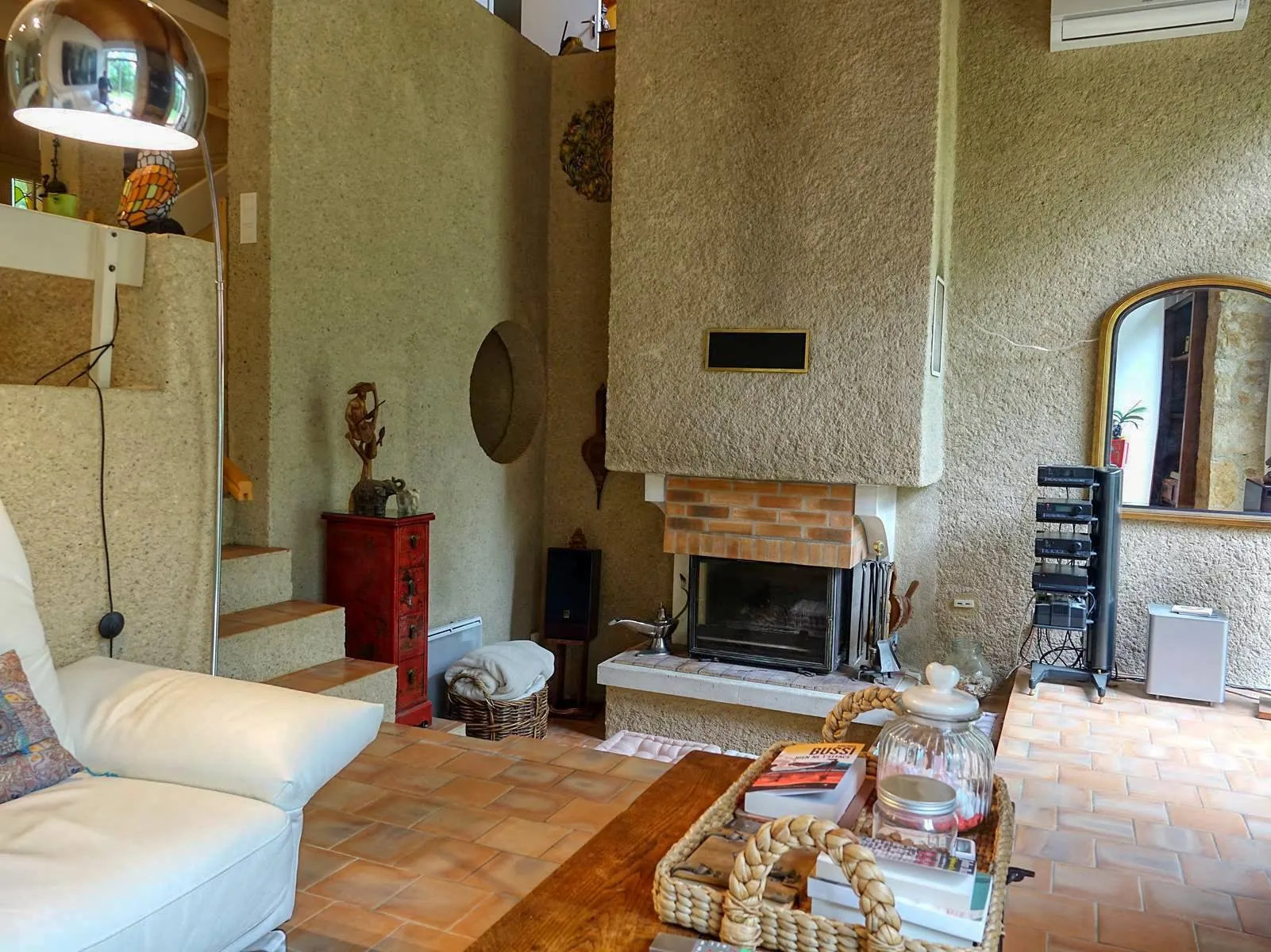 Maison contemporaine écologique avec vue sur la vallée du Lot, située dans un parc de 5000 m² à Castelfranc 