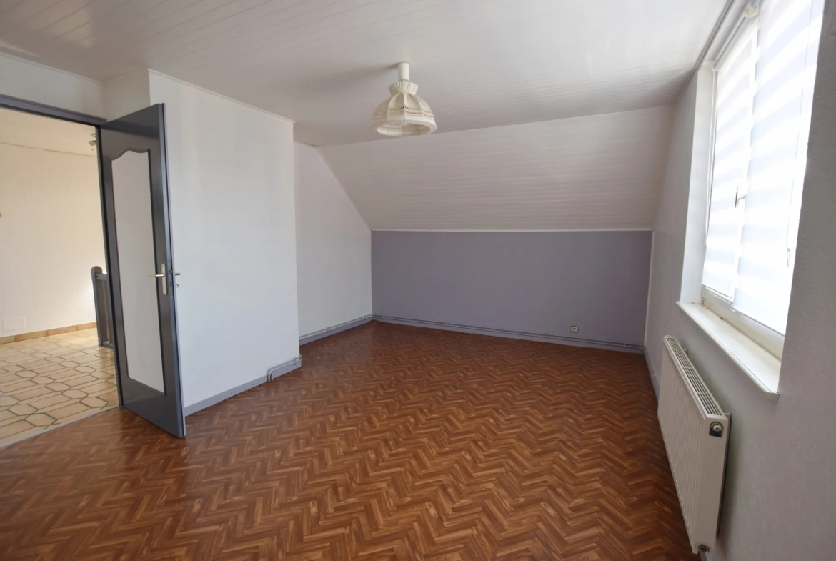 Maison traditionnelle avec terrasse et jardin à Valentigney - 8 ares 