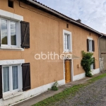 Grande maison familiale de 250 m² avec grange et terrain à Roumazieres Loubert
