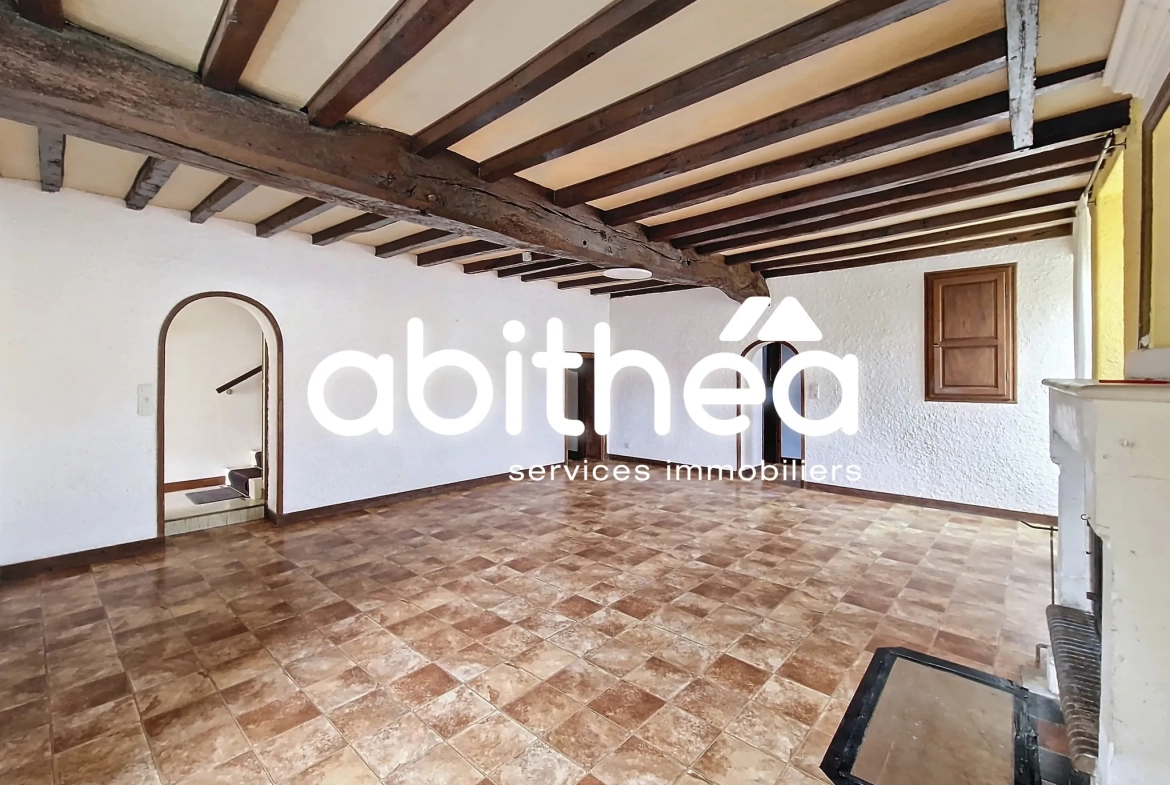 Maison de village rénovée avec terrasse et 4 chambres à Mosnac 