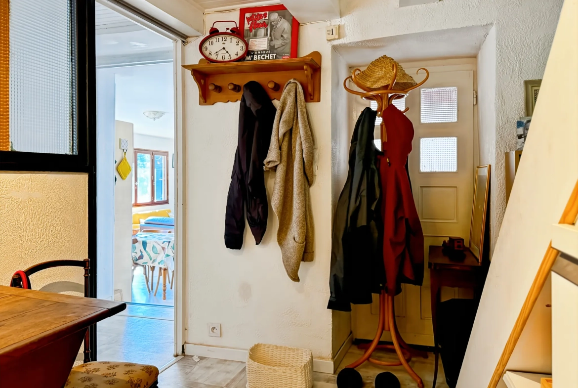 Charmante maison atypique avec vue montagne à Antraigues-sur-Volane 