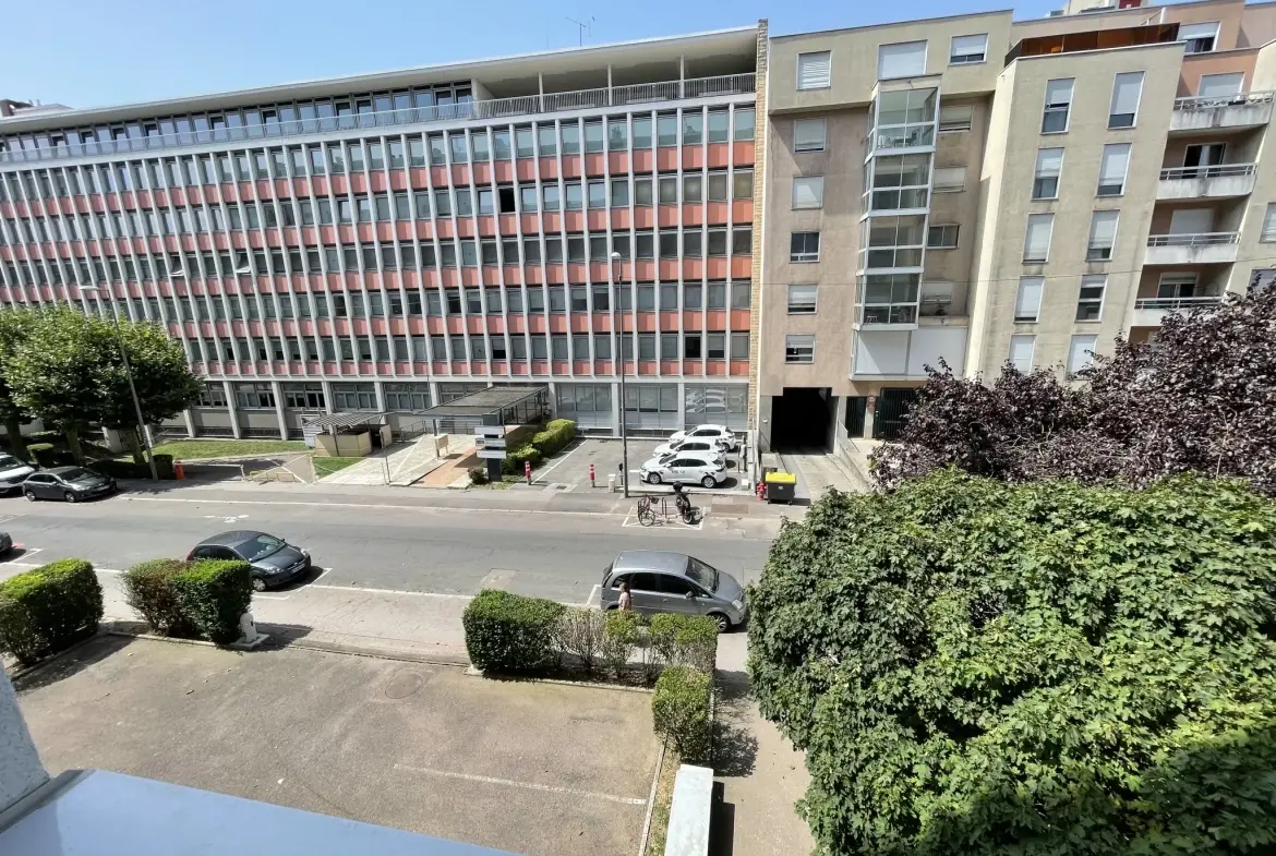 Appartement T4 à Dijon Archebuse avec deux logements meublés et cave, idéal investisseur 