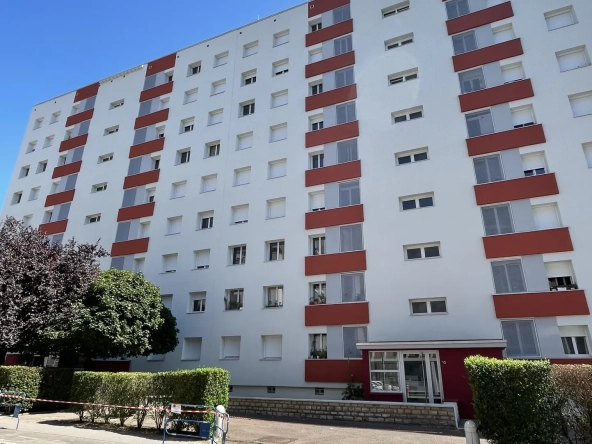 Appartement T4 à Dijon Archebuse avec deux logements meublés et cave, idéal investisseur