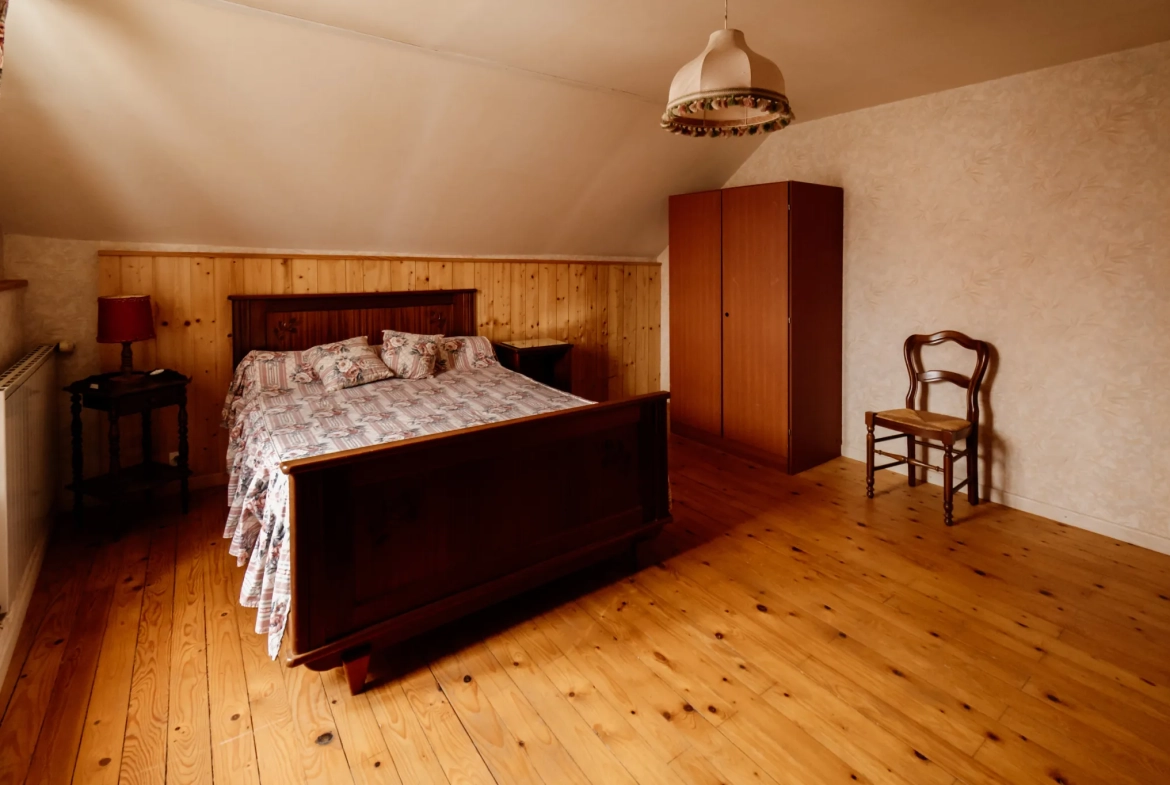 Maison à vendre de 200 m² avec 5 chambres à Villers-sous-Chalamont 