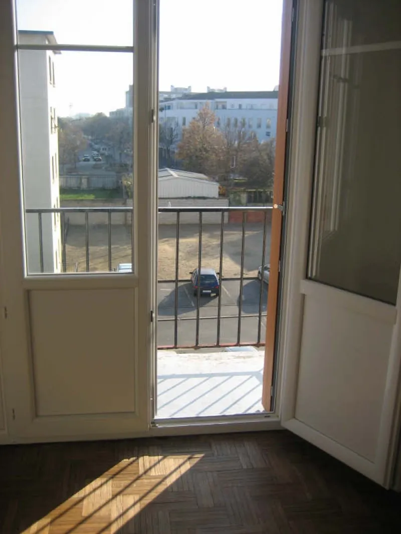 Appartement 4 pièces à Vitry-sur-Seine avec balcon, cave et parking 