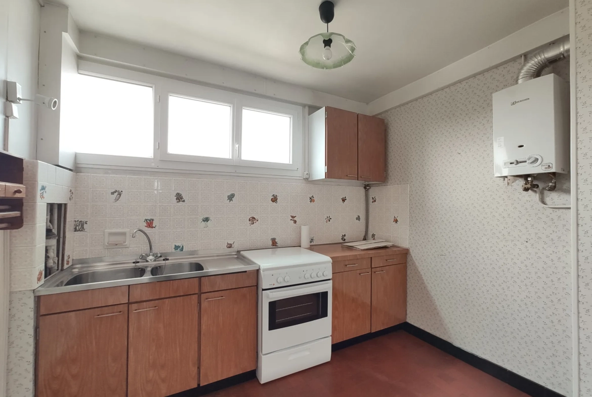 Appartement 4 pièces à Vitry-sur-Seine avec balcon, cave et parking 