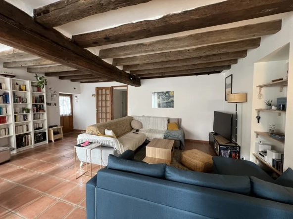 Charmante maison de village rénovée avec grand terrain à Vinon près de Sancerre