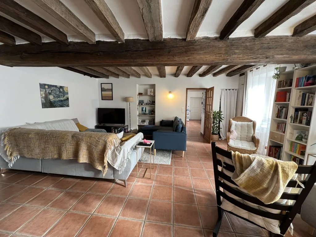 Charmante maison de village rénovée avec grand terrain à Vinon près de Sancerre 