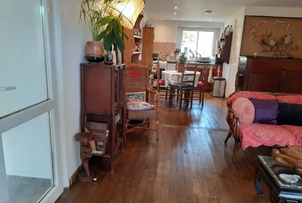 Belle maison en pierre rénovée avec 4 chambres au cœur du Périgord-Limousin 