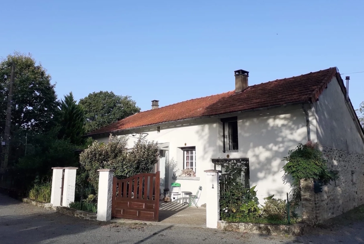 Belle maison en pierre rénovée avec 4 chambres au cœur du Périgord-Limousin 