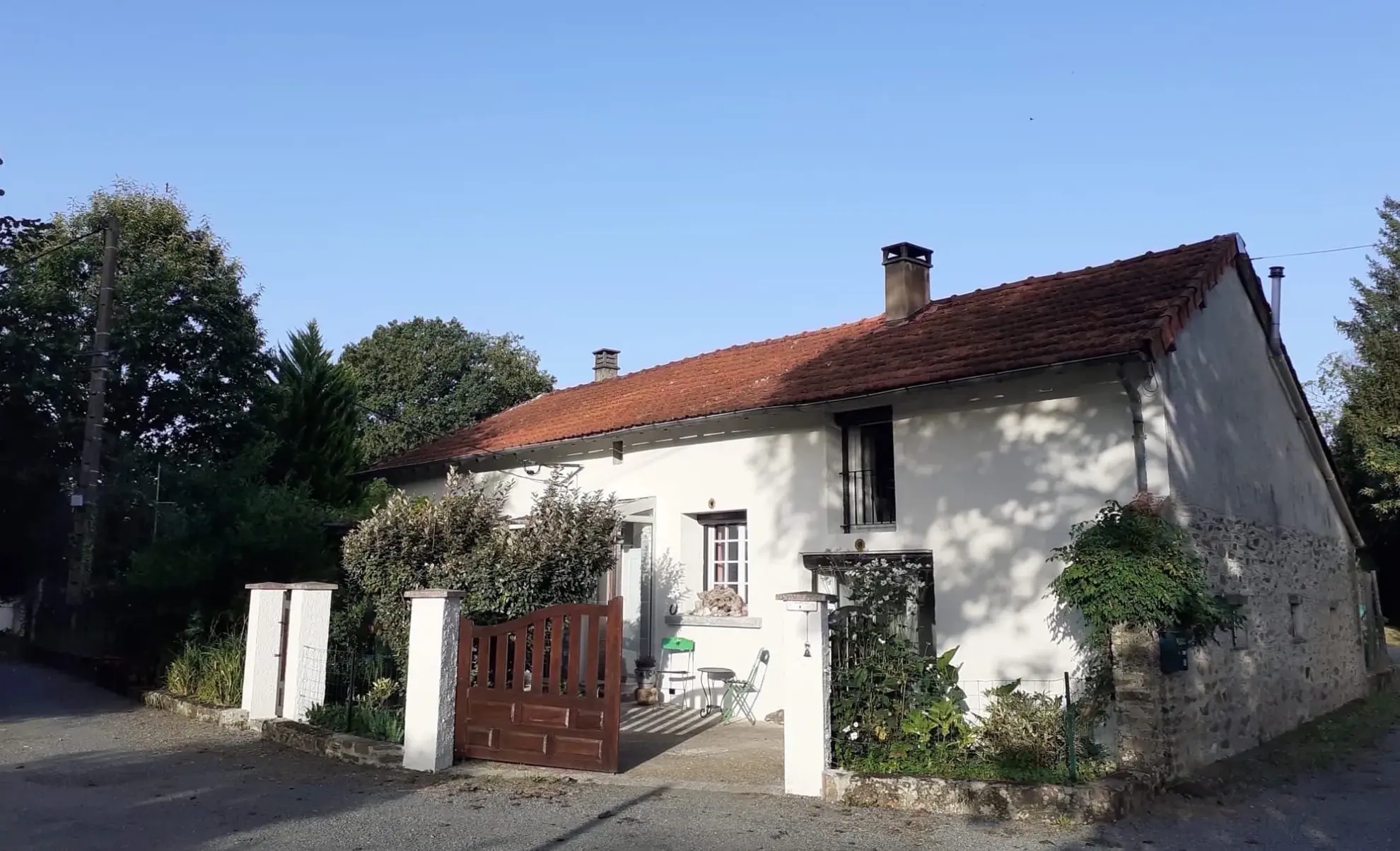 Belle maison en pierre rénovée avec 4 chambres au cœur du Périgord-Limousin 