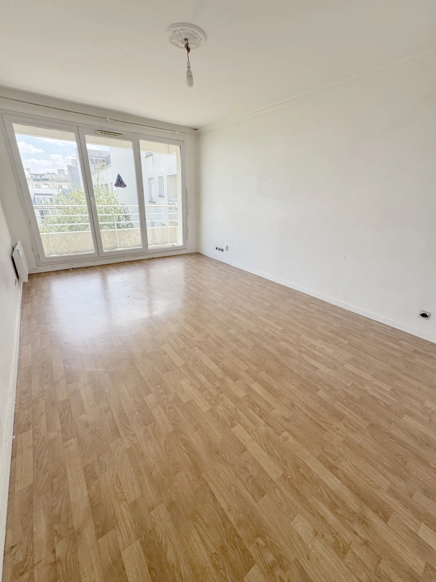 Appartement de 61m² avec 2 chambres à Cergy-le-Haut, parking et cave 