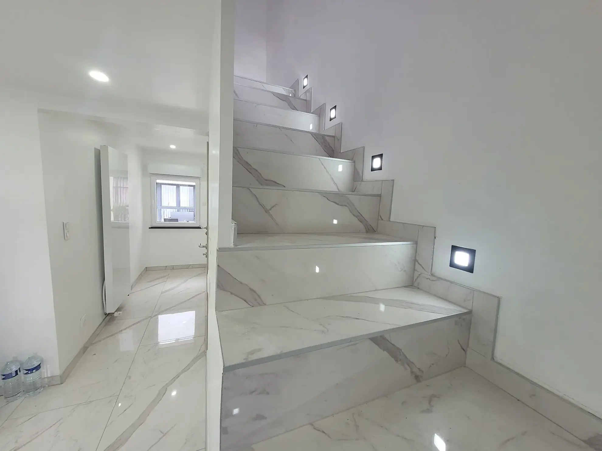 Maison de village rénovée à Village-Neuf avec 2 chambres et grande pièce de vie 