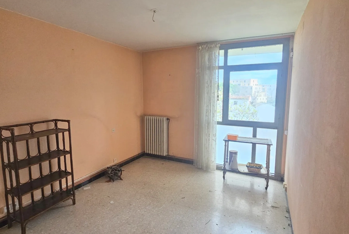 Appartement T3 de 71 m² avec terrasse, parking et cave à Montpellier Chamberte 