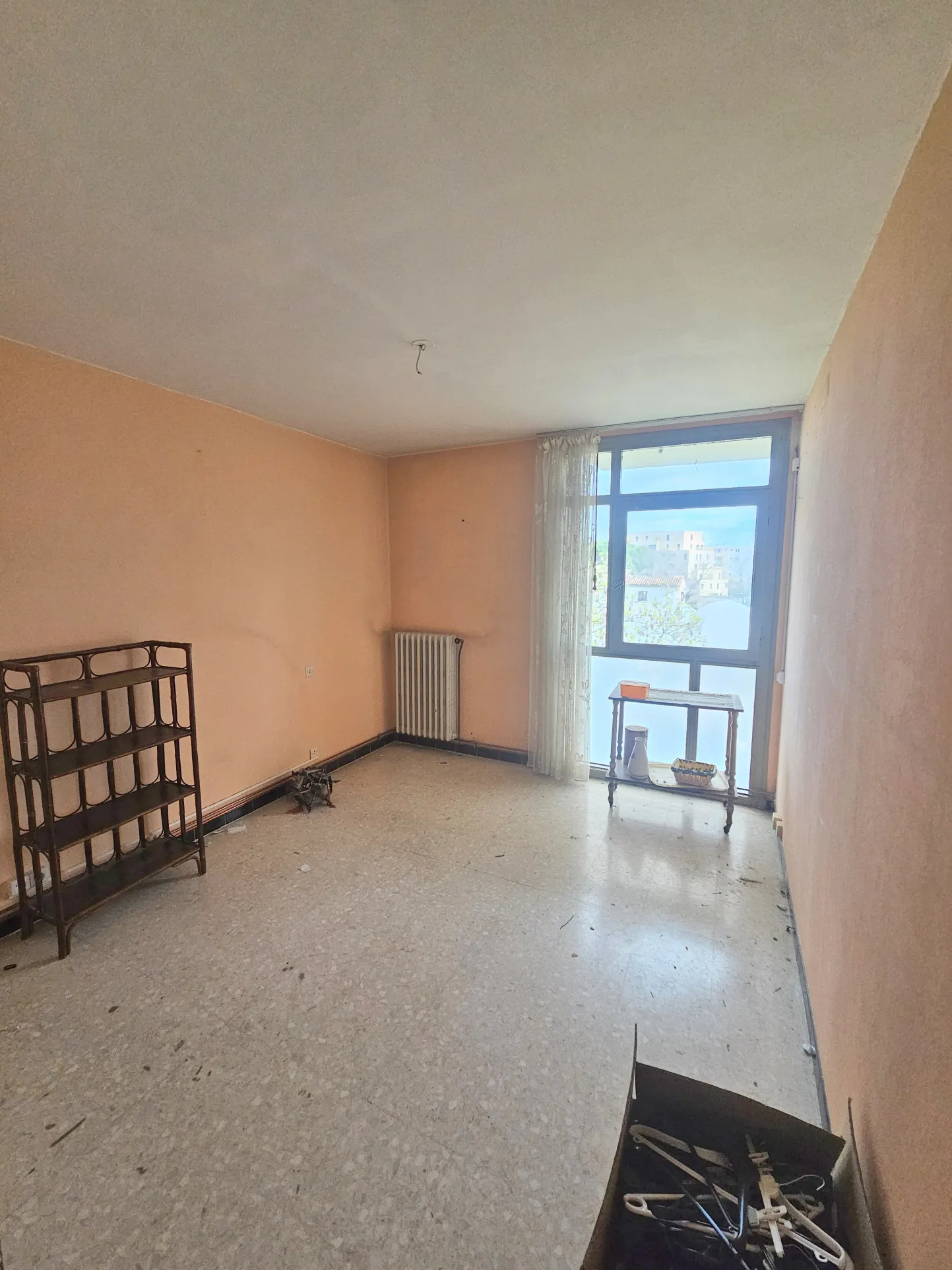 Appartement T3 de 71 m² avec terrasse, parking et cave à Montpellier Chamberte 