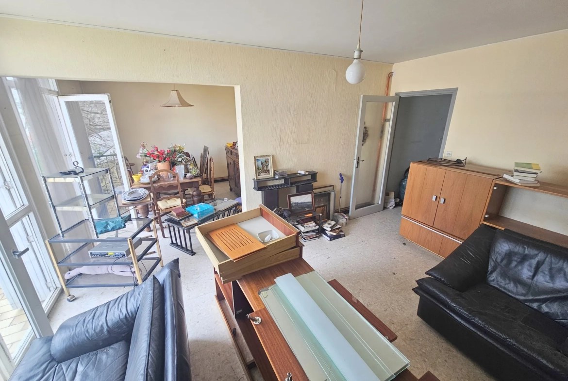 Appartement T3 de 71 m² avec terrasse, parking et cave à Montpellier Chamberte 