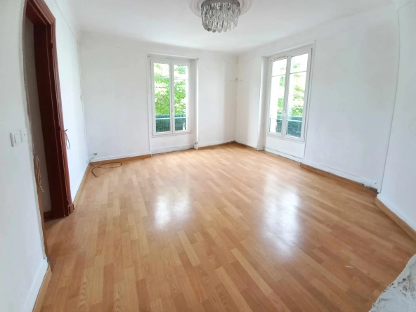 Appartement 3 pièces à vendre à Créteil proche des transports, avec cave