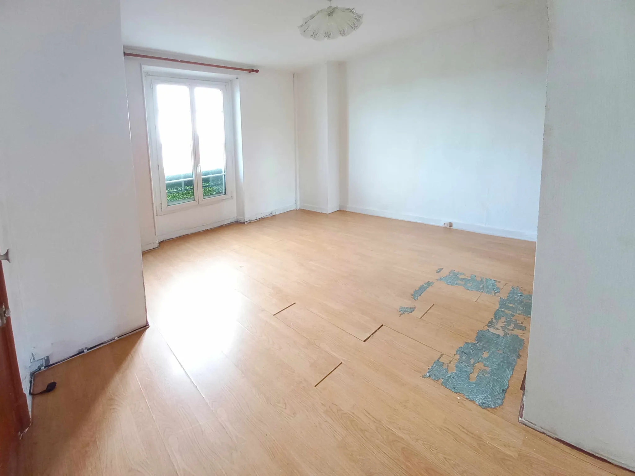 Appartement 3 pièces à vendre à Créteil proche des transports, avec cave 