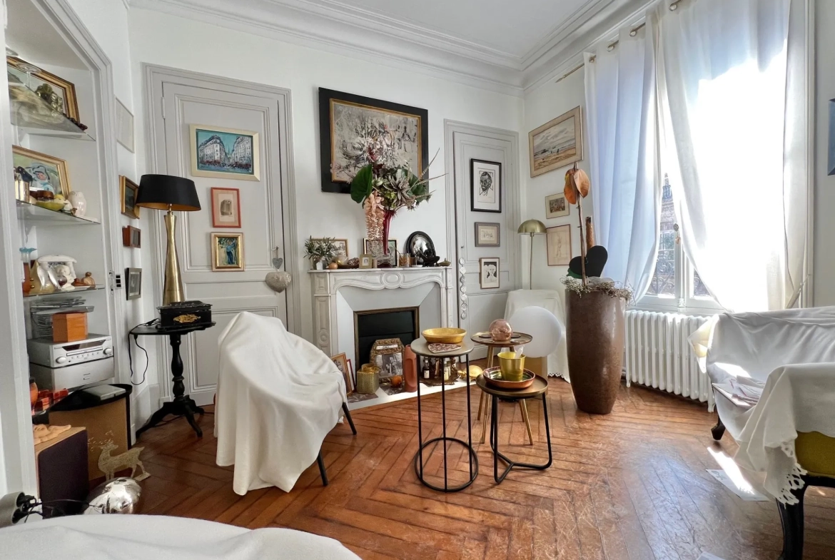 Bel appartement de 103 m² à Elbeuf centre avec 2 chambres et grenier privé 