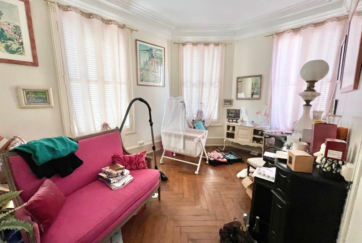 Bel appartement de 103 m² à Elbeuf centre avec 2 chambres et grenier privé 