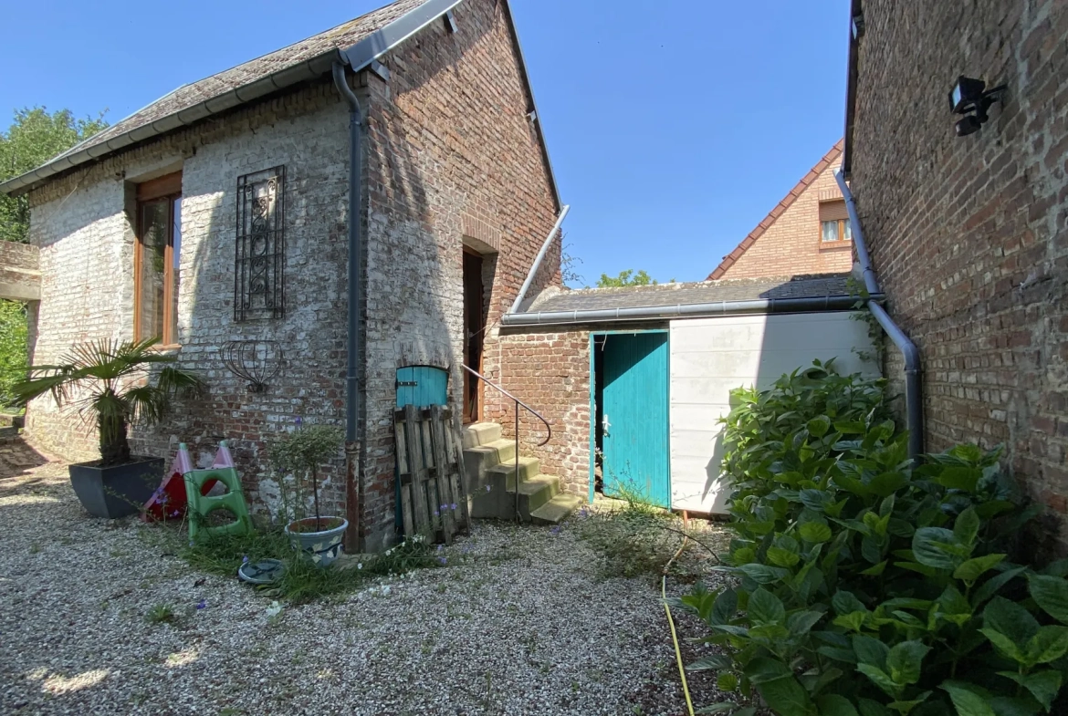 Charmante maison ancienne de 185 m² à Matigny avec terrain privé et dépendances 