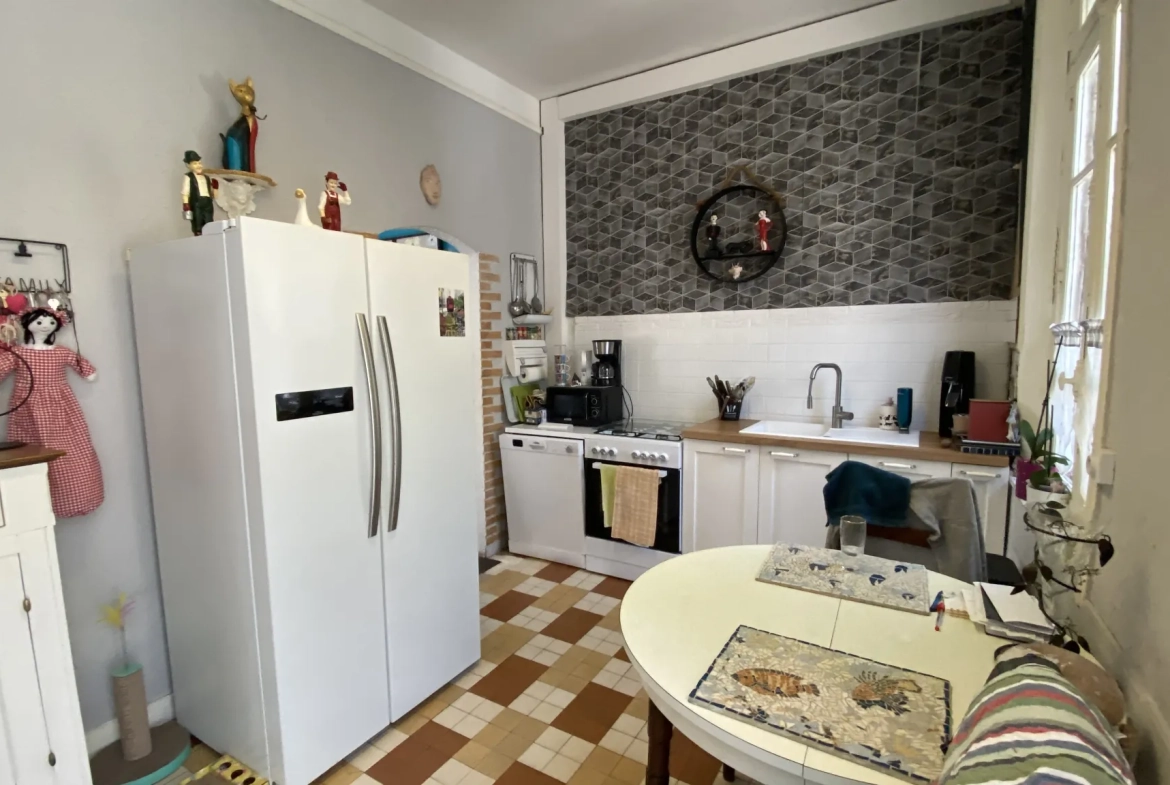 Charmante maison ancienne de 185 m² à Matigny avec terrain privé et dépendances 