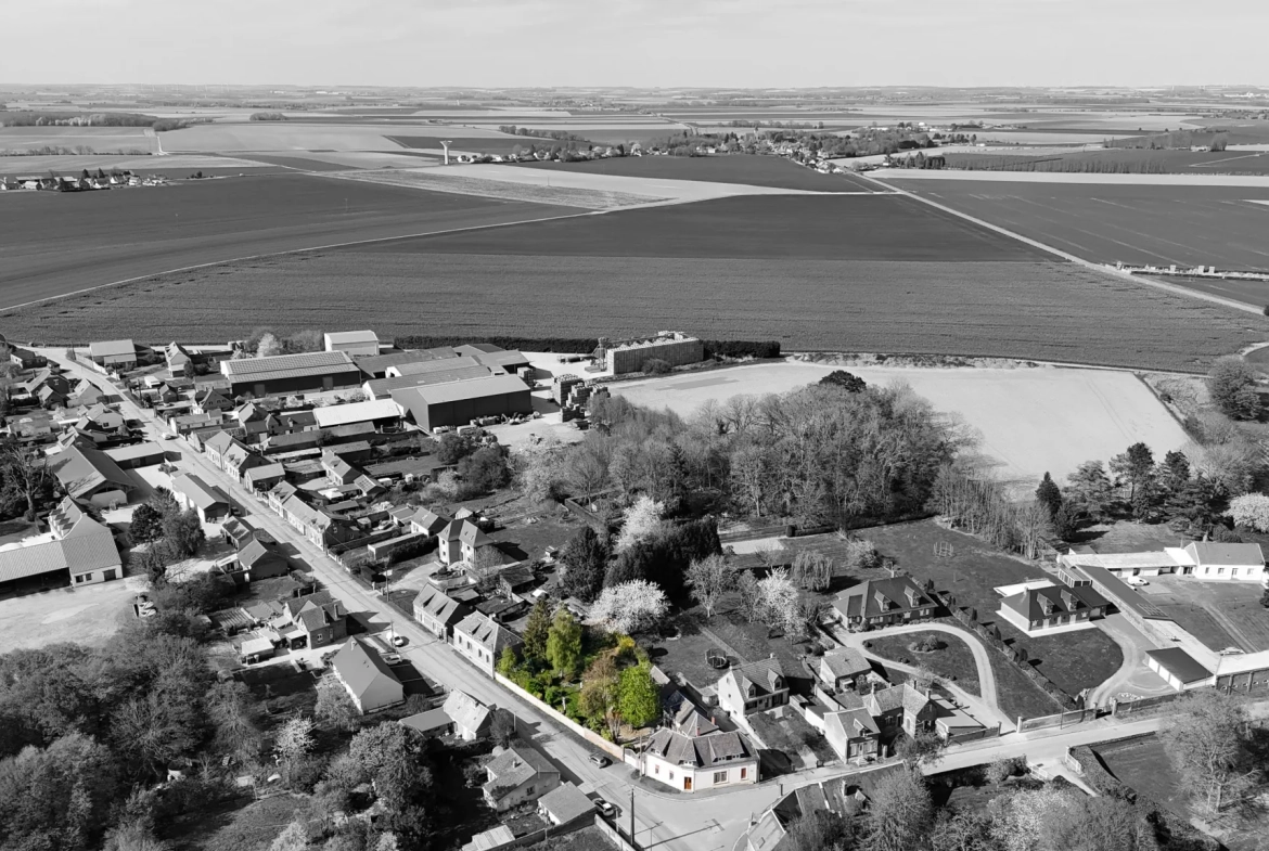 Charmante maison ancienne de 185 m² à Matigny avec terrain privé et dépendances 
