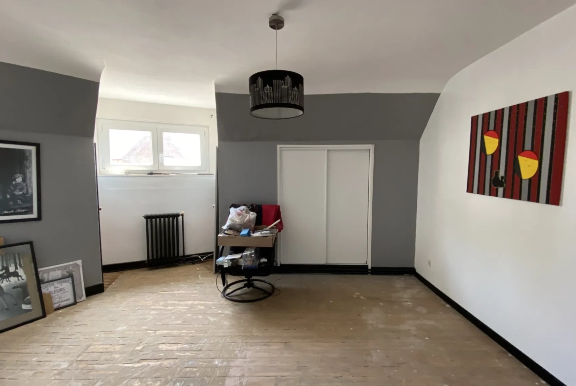 Charmante maison ancienne de 185 m² à Matigny avec terrain privé et dépendances 
