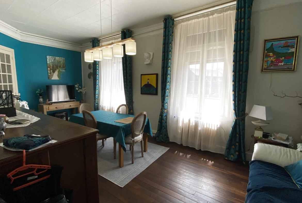 Charmante maison ancienne de 185 m² à Matigny avec terrain privé et dépendances 