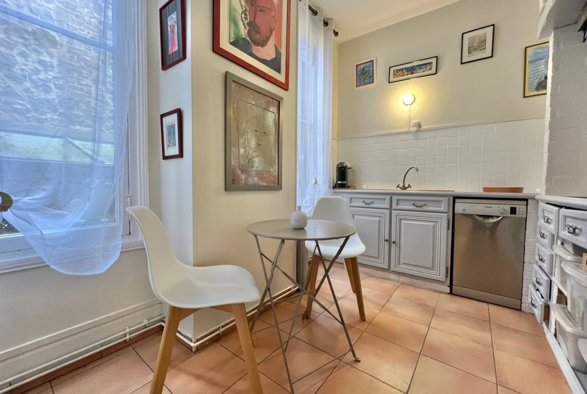 Bel appartement de 103 m² à Elbeuf centre avec 2 chambres et grenier privé 