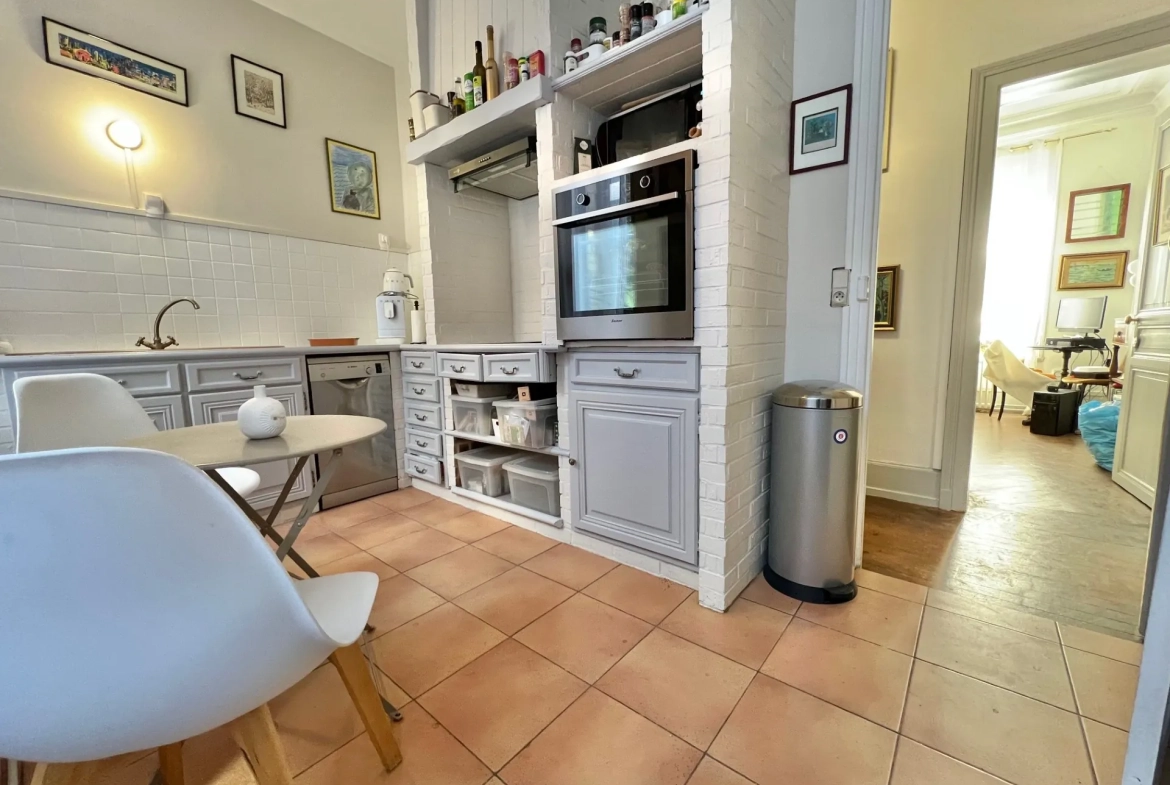 Bel appartement de 103 m² à Elbeuf centre avec 2 chambres et grenier privé 