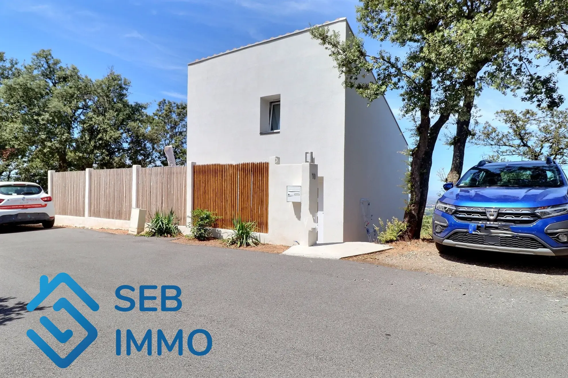 Maison indépendante rénovée avec vue spectaculaire à Laroque-des-Albères 