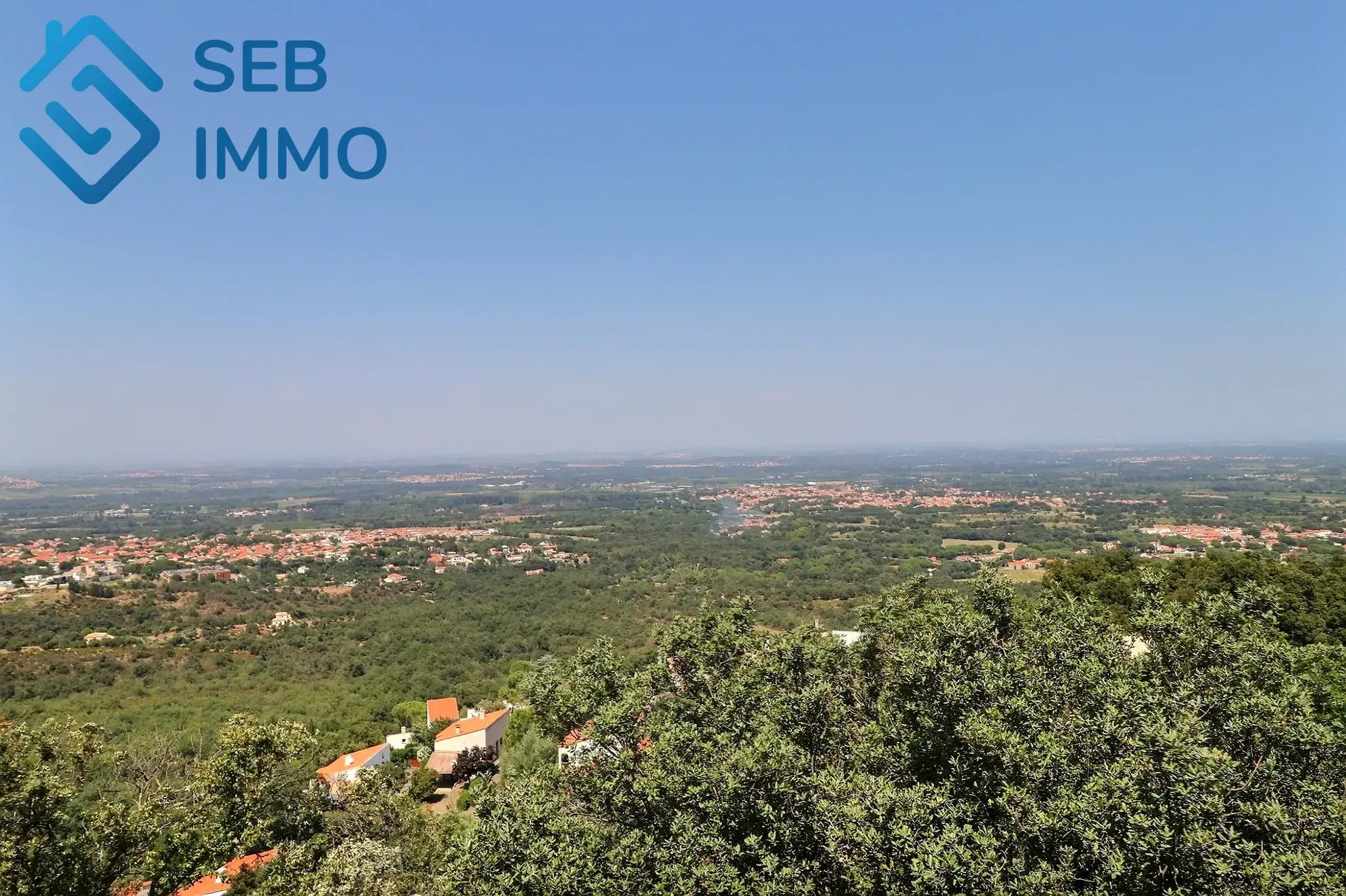 Maison indépendante rénovée avec vue spectaculaire à Laroque-des-Albères 