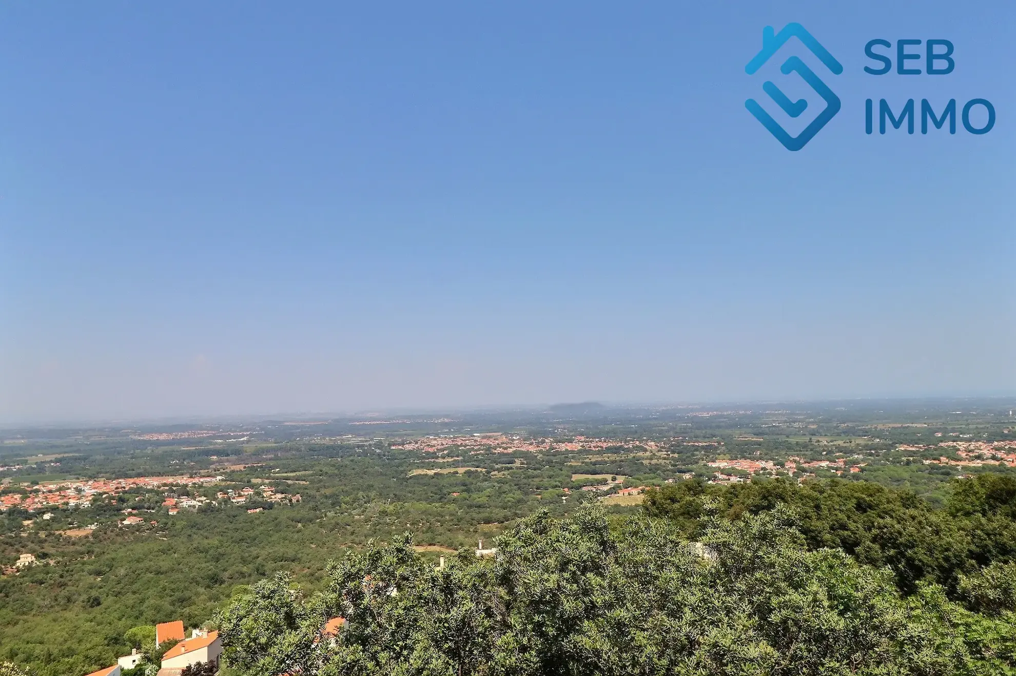 Maison indépendante rénovée avec vue spectaculaire à Laroque-des-Albères 