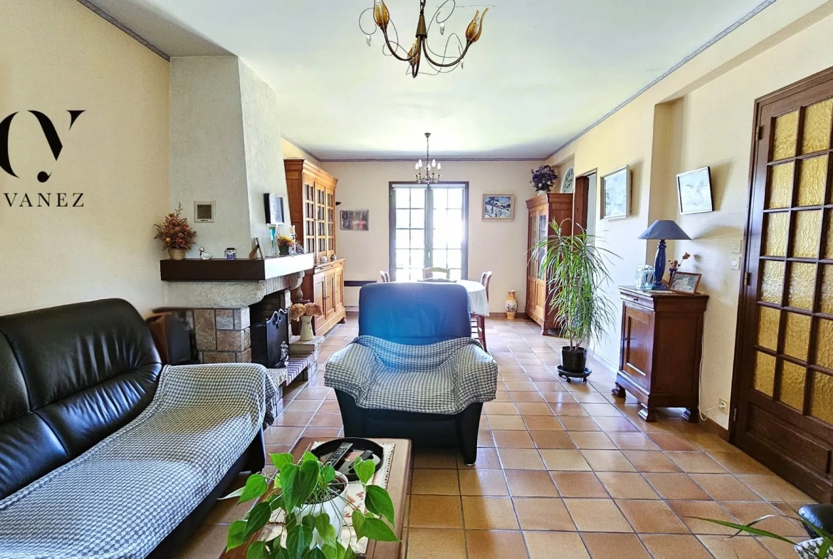 Maison 4 chambres avec grand terrain à Domagné, secteur calme et proche des commodités 