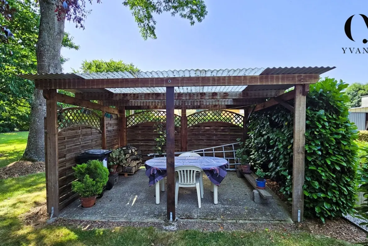 Maison 4 chambres avec grand terrain à Domagné, secteur calme et proche des commodités 