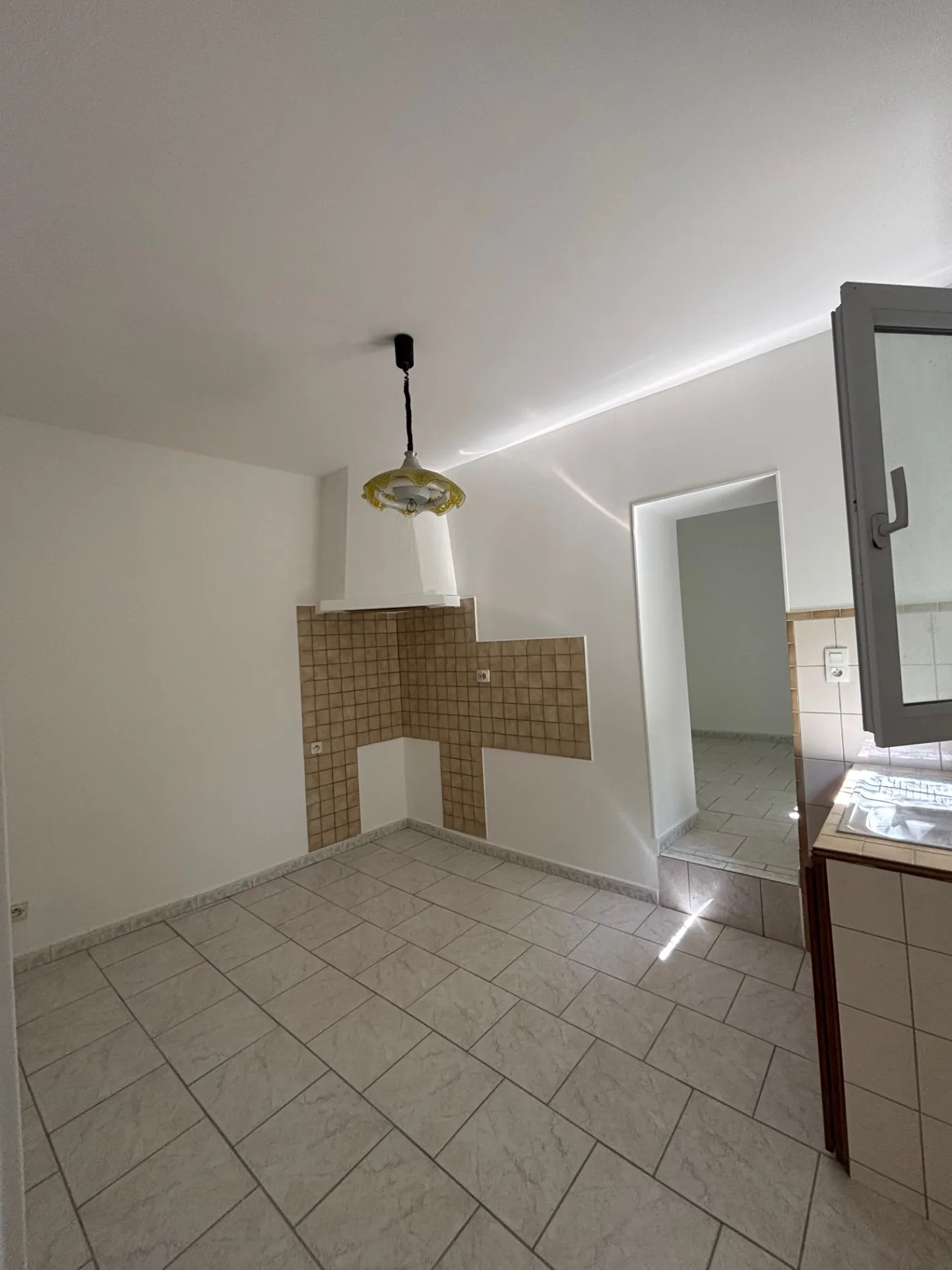 Maison T2 avec grand terrain à Nîmes, quartier La Gazelle 