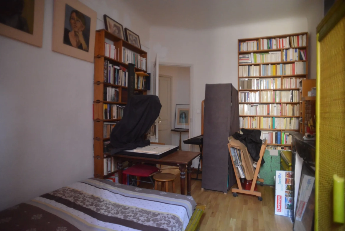 Appartement 3 pièces à Toulon Ouest avec cave et location en cours 