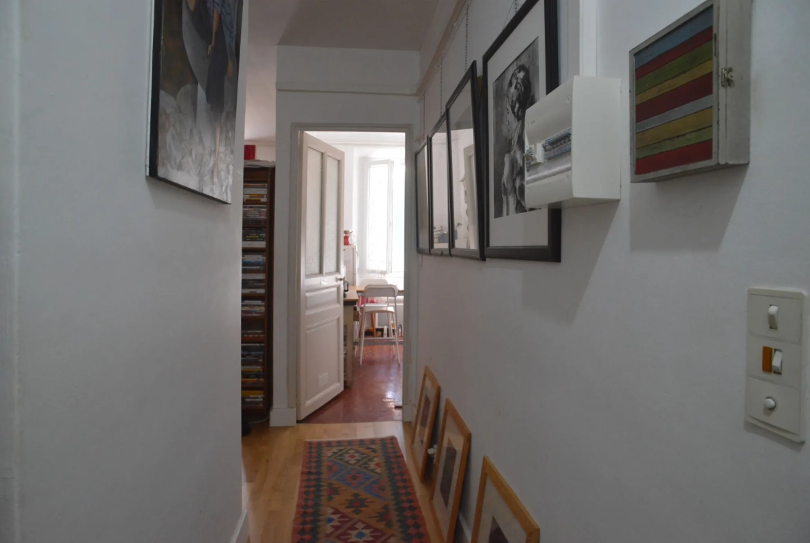 Appartement 3 pièces à Toulon Ouest avec cave et location en cours 